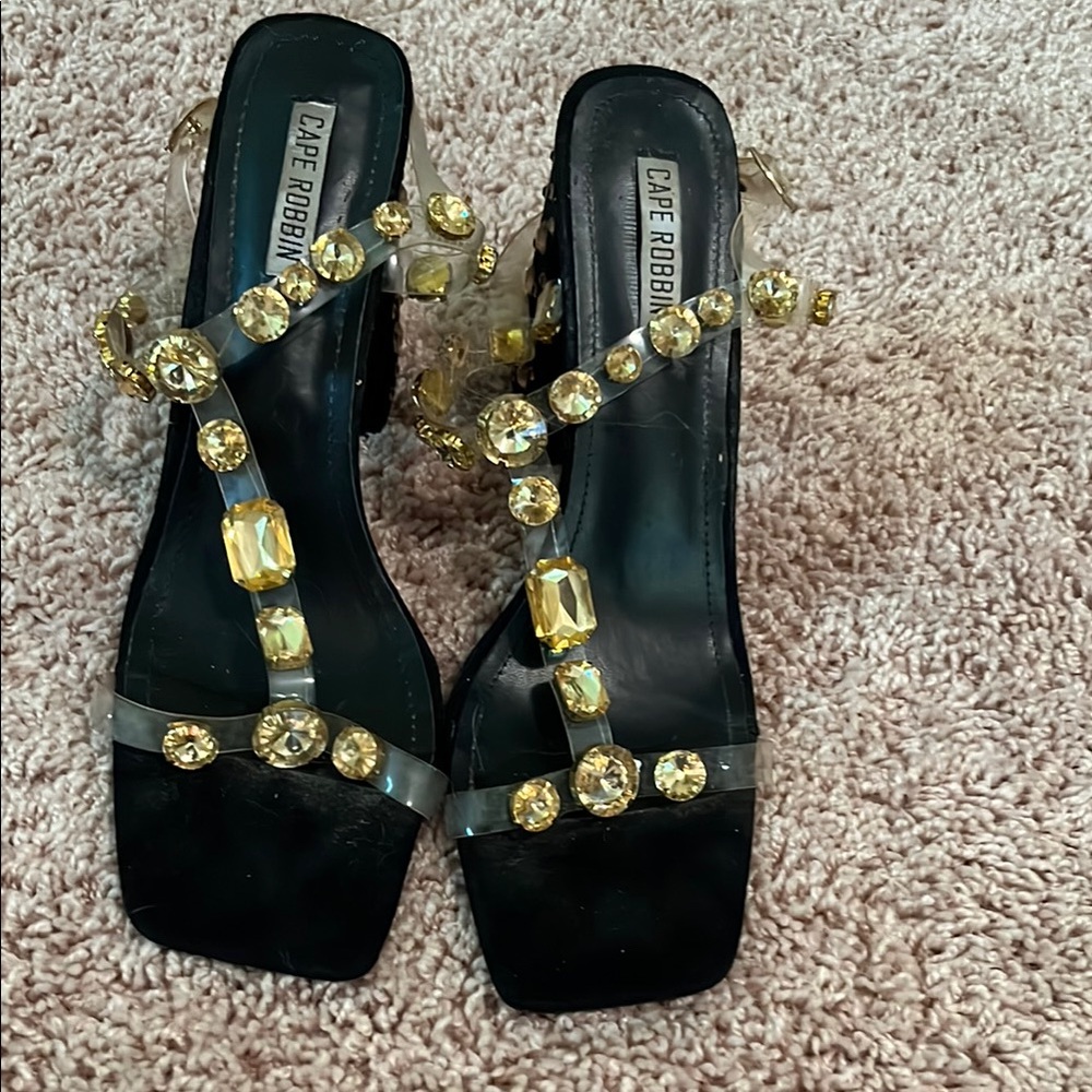 Cape Robbin Black and Gold Stiletto Heels